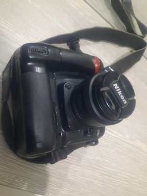 Nikon d90 50 fix sotiladi