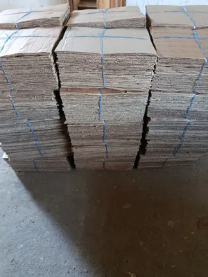 Qogoz kardon Podstavkalar bor zakazga va nalichida