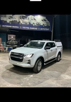Isuzu picup furgon xizmati