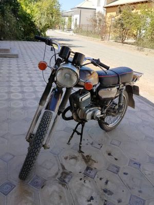 Motosiklni holati zo'r aybi yo'q indiskiy motor balonlari yangi