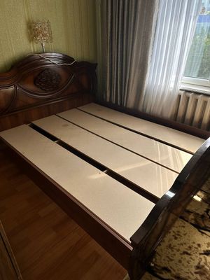 продаю кровать двух спальный