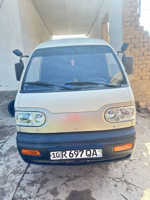 Дамас сотилади 2009 илий.Матор хадавои зор .газ бензин да.