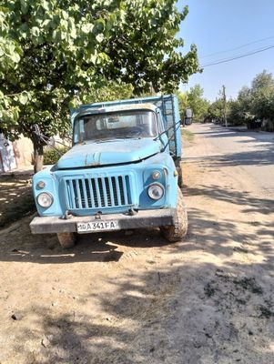 Gaz 52 bortli gruzavoy