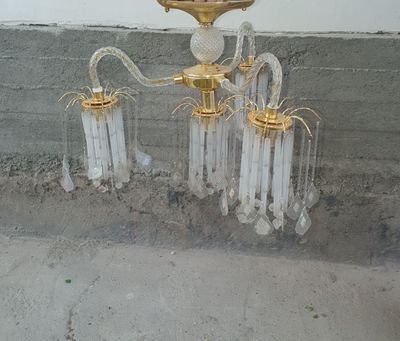 Lustra 2x ishlatilga sotiladi