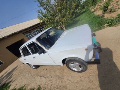 Jiguli vaz 2101 srochna sotiladi