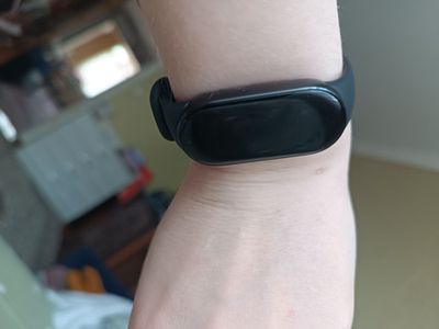 Mi band 7 xolati yaxshi sotiladi