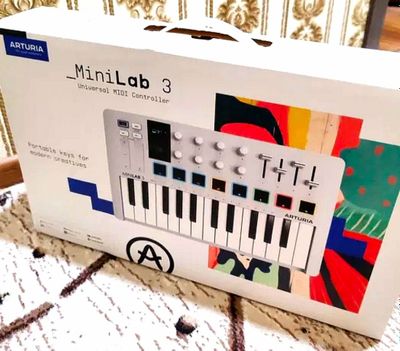 Arturia minilab 3 MIDI клавиатура