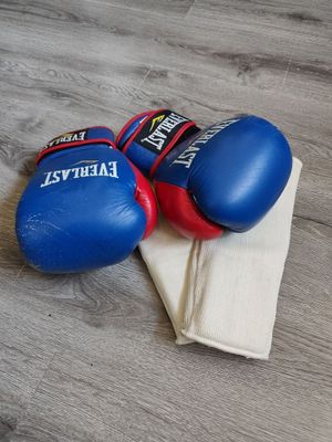 Отдаются перчатки и футы