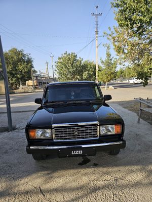 Автомобил ваз2107