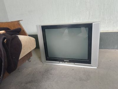 Tevizor sotiladi panasonik
