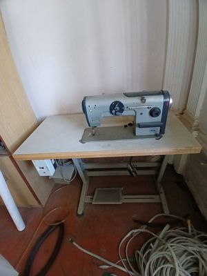 Tikuv moshinasi sotiladi