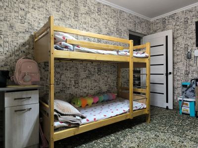 Продам двухъярусную кровать 180/90