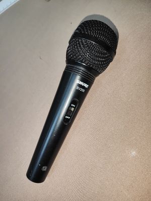 Shure SV 200, Behringer микрофоны