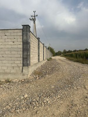 Срочно ! 40+42 Соток Нежилой Обеькт Сотилади