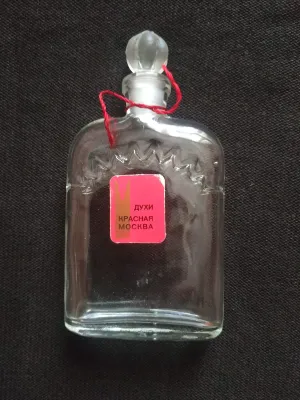 Духи Красная Москва. Флакон.