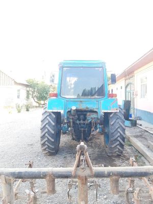 MTZ 82 srochni sotiladi