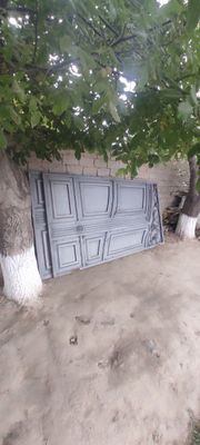 Darvoza, Ворота с калиткой