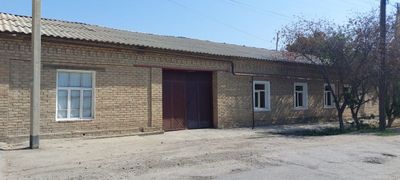 "Ховли сотилади" Эски шахар Бозор оркасида