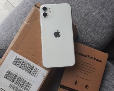 Iphone 11 ideal rangi oq yomkist:82% xotira 64