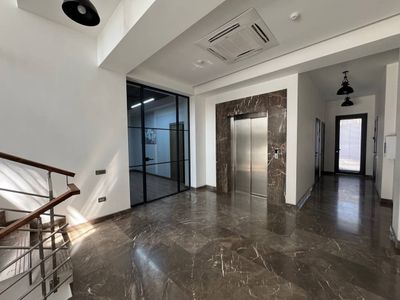 Сдается в аренду нежилой отдельный стоящий помещение 1550 КВ. 23000уе