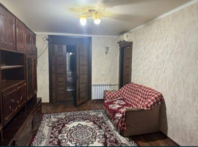 Аренда квартира 2/5/5 Новомосковская стадион старт