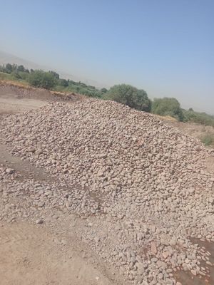Qurilish beton uchun toshlar bor
