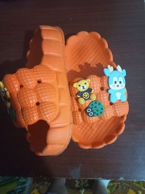 Шлепки на девочку