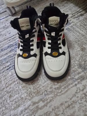 Gucci oyoq kiym