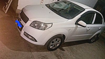 Neksiya 3 mexanika benzinda.yili 2018.probegi 98000