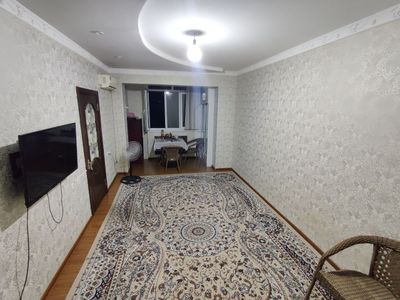 ~2х комнатная квартира с ремонтом, не торец, 50м²~