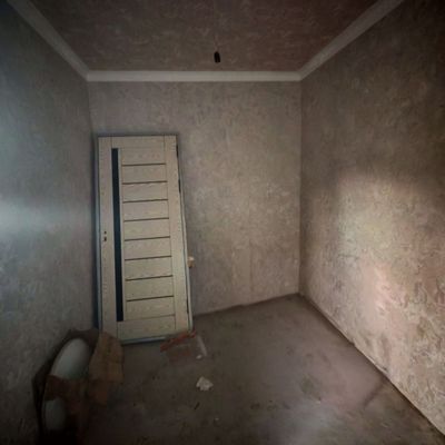 Ивановскийда 1хонали кв срочна сотилади Ивановскийда 2этажкани 2этаж