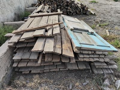 Чорни паталоглар сотилади