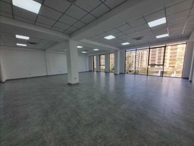 Аренда офиса на ТЦ Next. Шота Руставели. 210 м²
