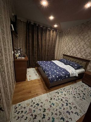 Bezmakler Chilonzor Parus oldida 2 honali kv bor