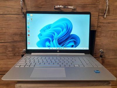 Notebook HP CORE i3 12 Pakaleniya 8 ozu 256 gigabayt SSDR