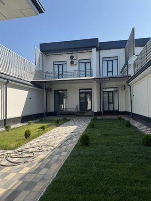Parvoz maxala. 4.2-sotok. 7-xona. 3-etajli. EVRO. Meb+tex. Z