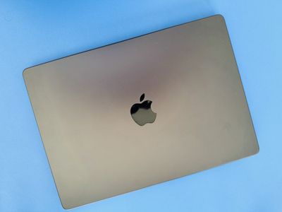 Macbook pro M3pro 14inch/1tb sotiladi