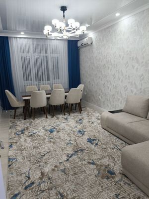Продается ковер 3/4 и занавески