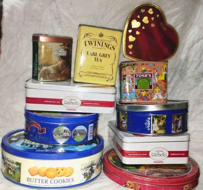 Жестяные коробки разных форм и размеров