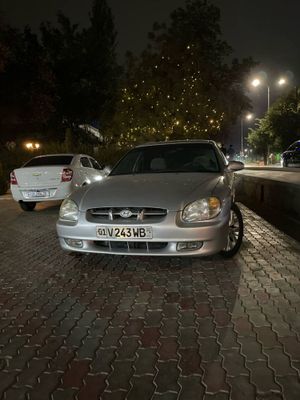 Hyundai sonata ef srochno sotiladi