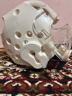 Шлем для карате и теквандо