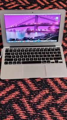 Macbook 2011 holati zor
