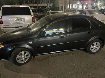Жентра автомат. 2018 йил 180000пробэг. Мэтан газ бор.