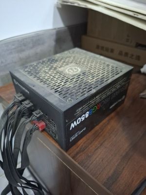 Blok pitaniya, блок питания 850Wt Thermaltake smart rgb fan