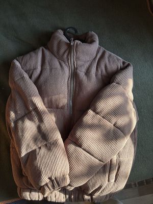продам теплую мужскую куртку