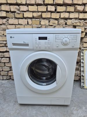 Продам Автомат indesit 6 кг в отличном состоянии.