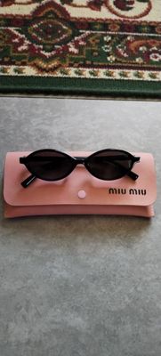Женские солнцезащитные очки MIU MIU