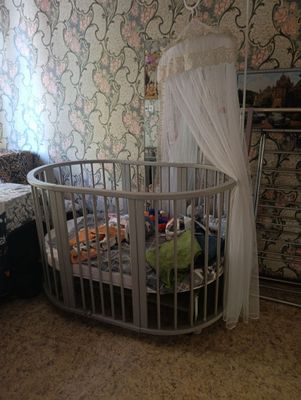 Продам кровать детскую с матрасом и зановеской