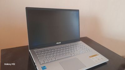 Asus core i3 11 Gen 8/256 3.00 Ghz