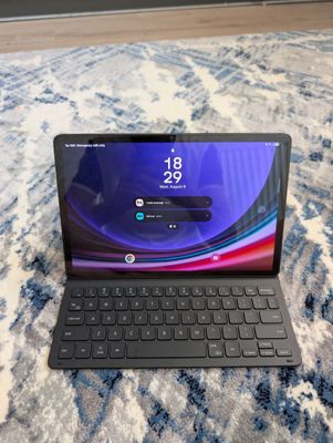 Galaxy tab s9 5G, 12/256Gb + samsung orginal klavyatura. Pashti yangi